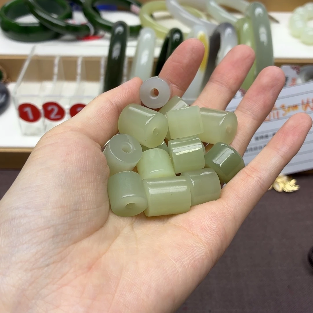 和田玉未镶嵌手镯桶珠