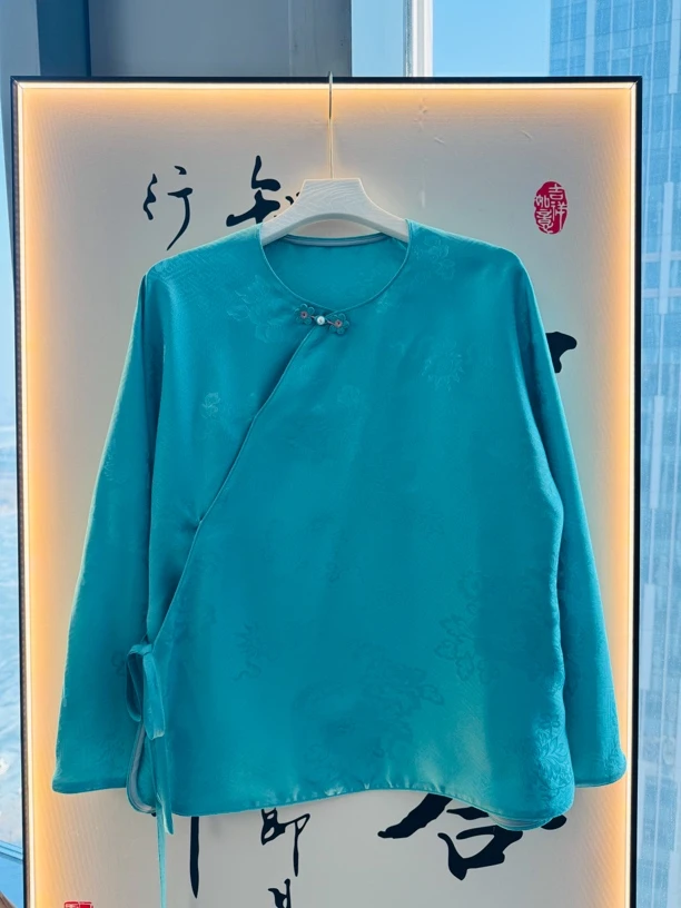 松石绿牡丹花花罗百搭款上衣