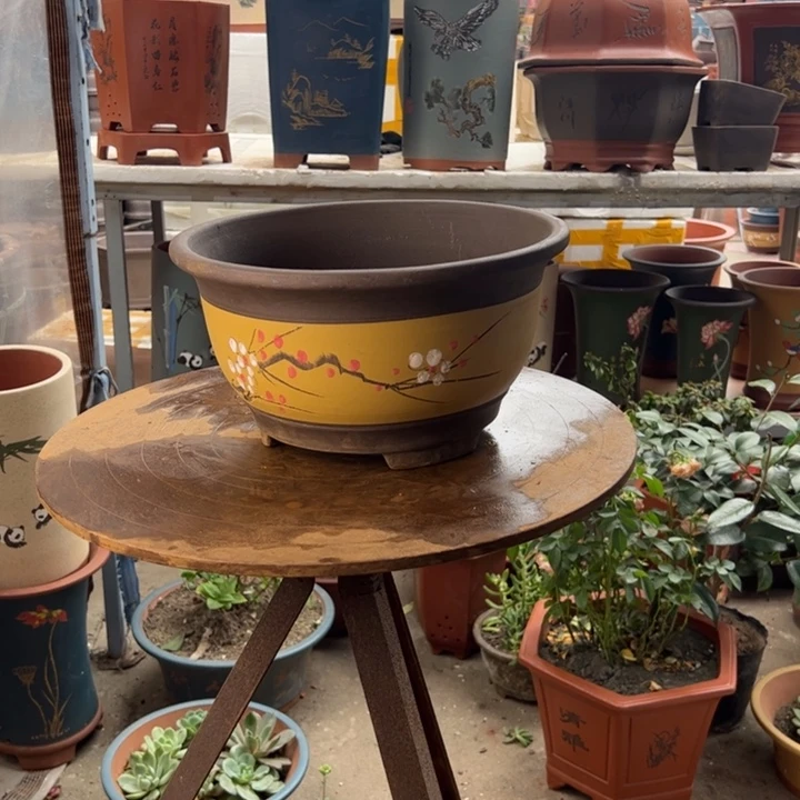 宜兴紫砂花盆黄富贵点彩大