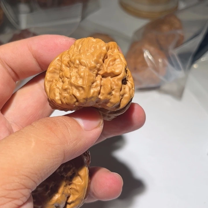 ****～吊坠文玩核桃狮子头核桃