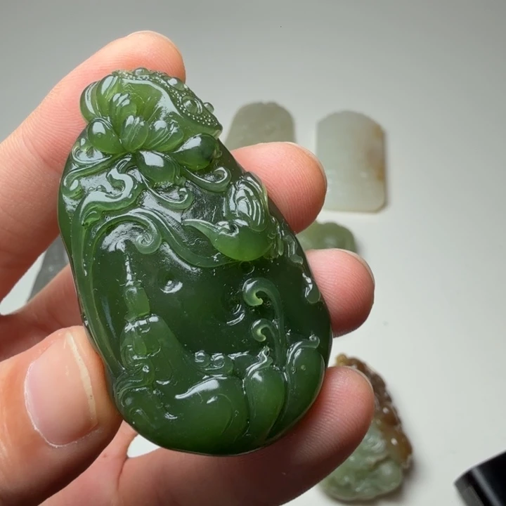 和田玉（糖玉）未镶嵌颈饰