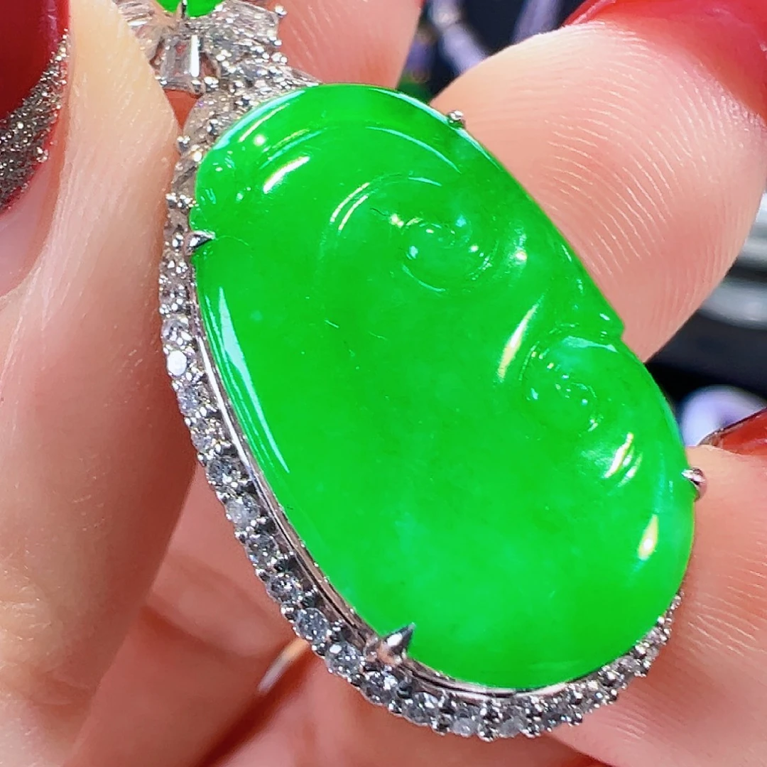 翡翠18K金镶嵌颈饰签收后24小时鉴赏期