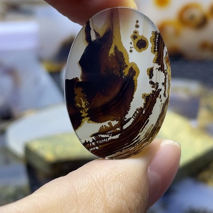 乐***中未镶嵌颈饰玛瑙/玉髓