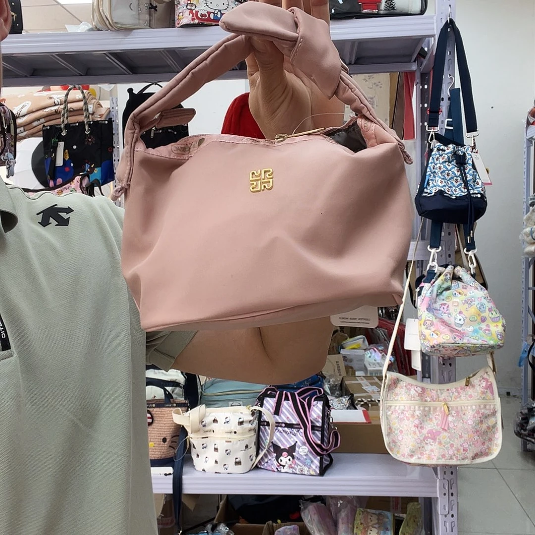 PU化妆包等产品和产品为