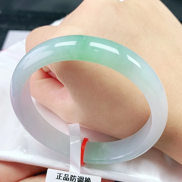 翡翠手镯未镶嵌54圈