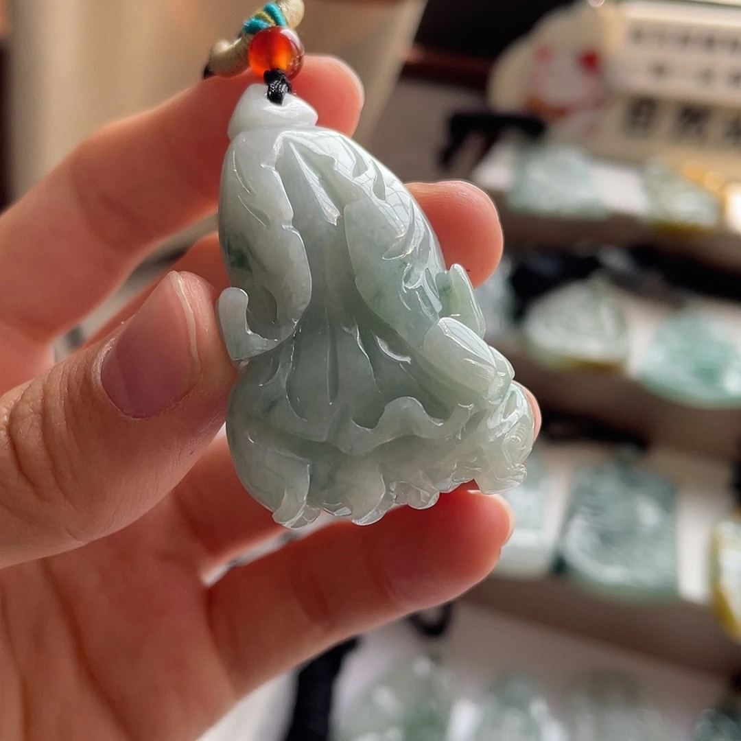 翡翠未镶嵌颈饰白菜