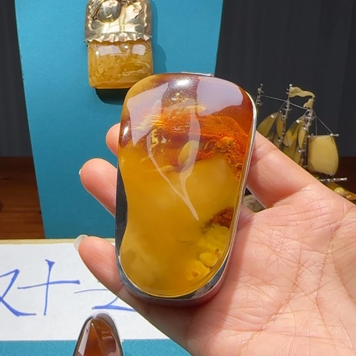 琥珀未镶嵌颈饰波兰设计款琥珀蜜款