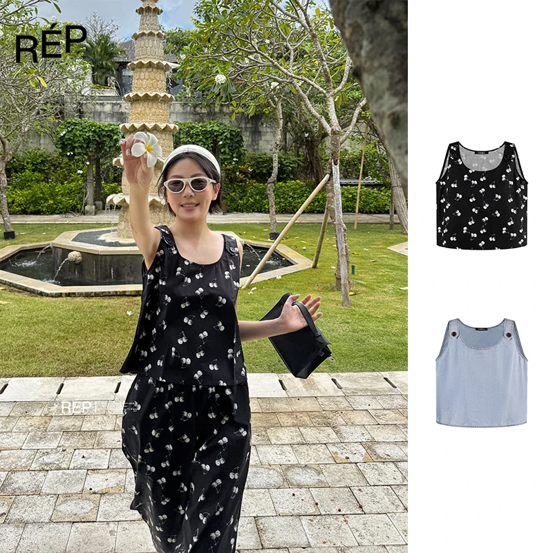 【5折】COEMES设计师品牌白樱桃/浅牛仔U领纽扣背心（特价NO退换）