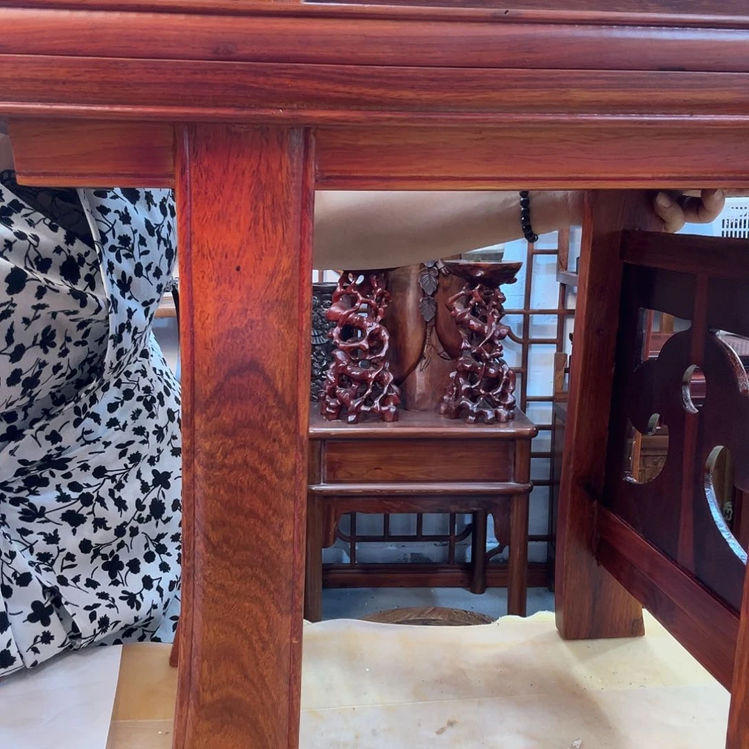 赛***创香榧木刺猬紫檀桌子