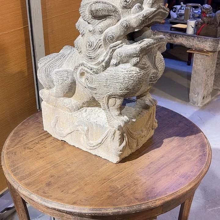 有机玻璃室内，摆件