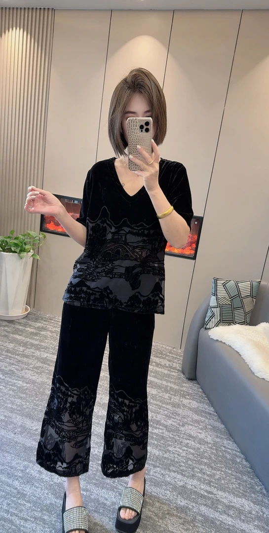 【菲凡】9933欧货夏季新款时髦气质V领丝绒上衣微透长裤套装