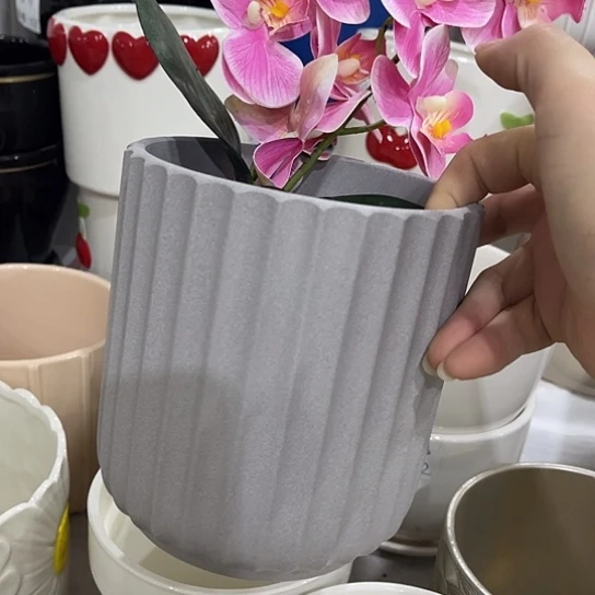 多肉绿植陶瓷花盆9.9包邮，有孔