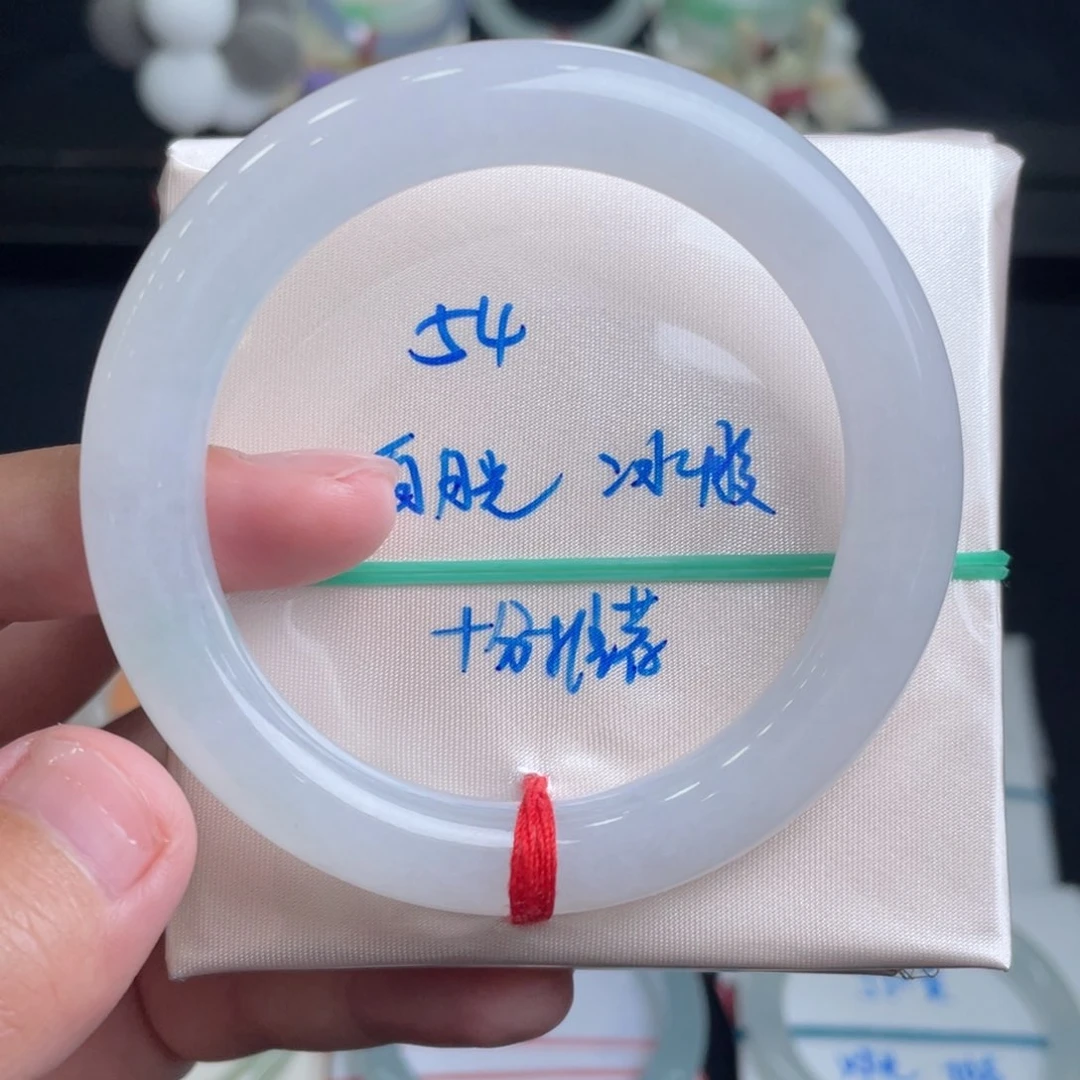 翡翠手镯未镶嵌翡翠手镯8