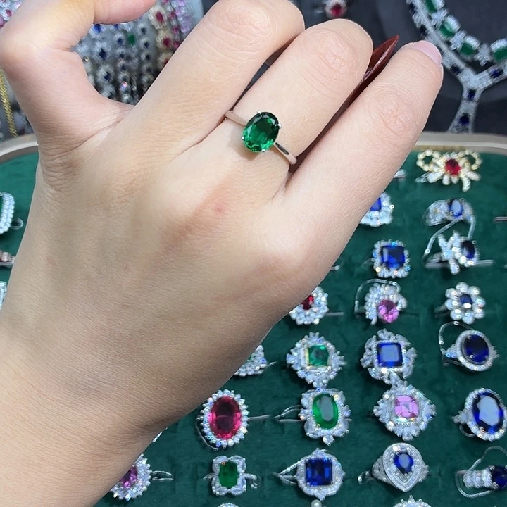 银S925镶嵌耳饰祖母绿