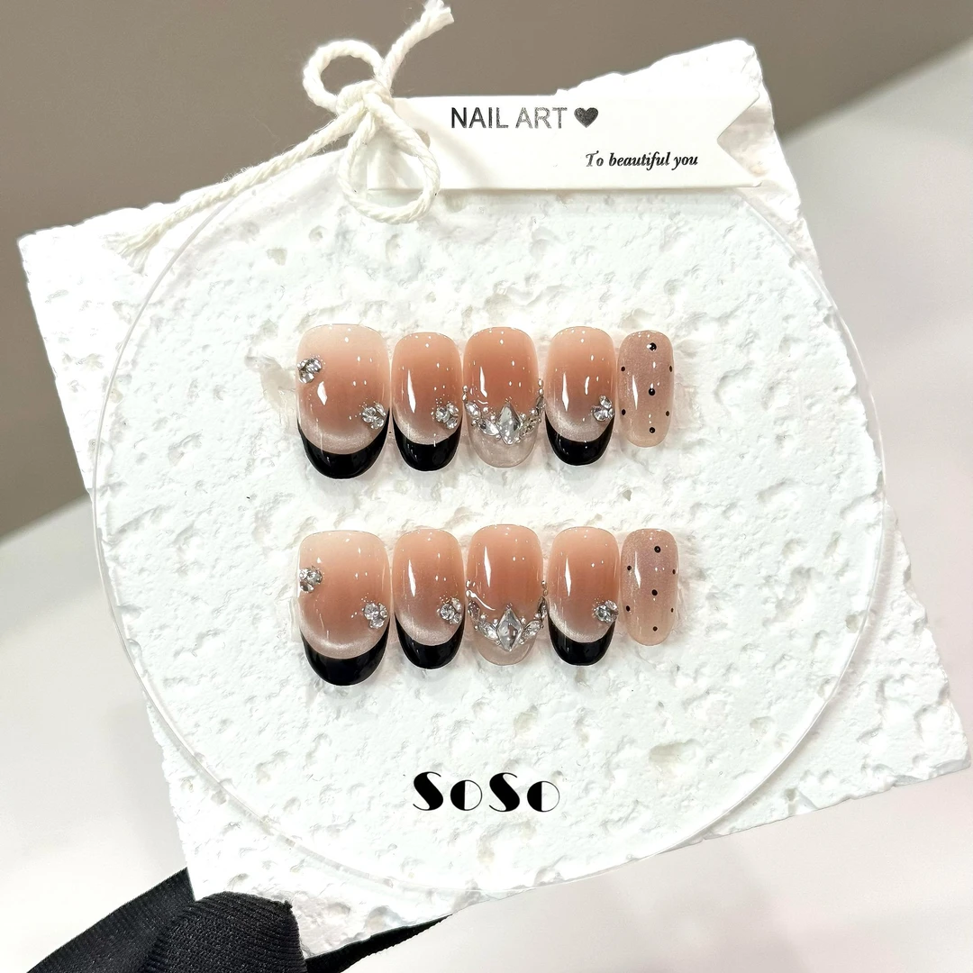 Nice SoSo【黑迷梦】纯手工穿戴甲纯欲手绘法式猫眼腮红碎钻冰透