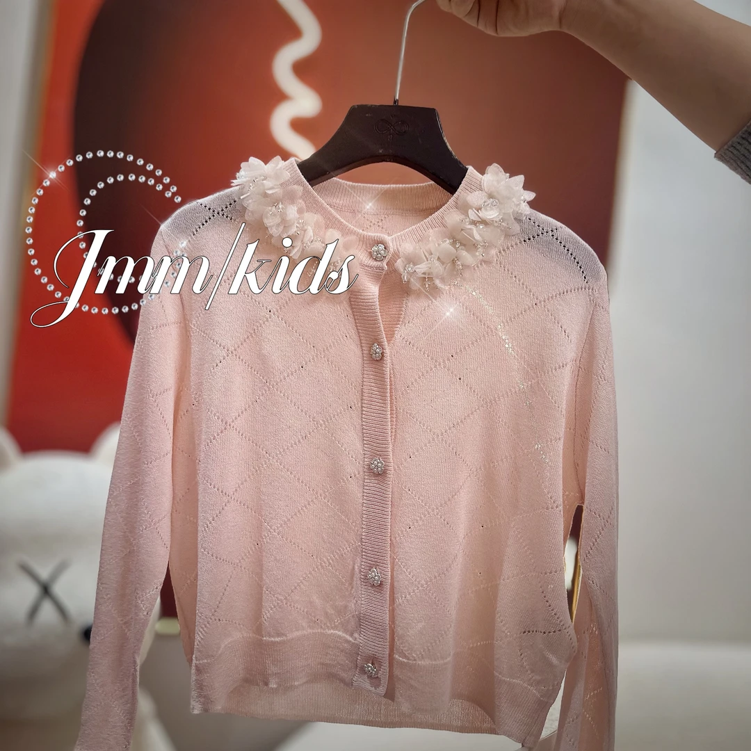 F124  F125 经典圆领针织开衫甜美钻饰花朵设计温柔风毛衣