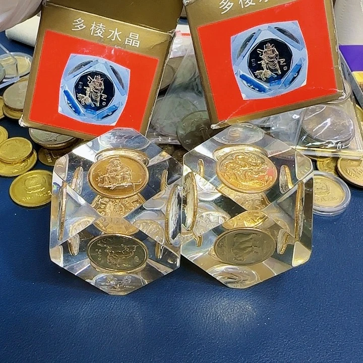 其他普通金属水晶球一对