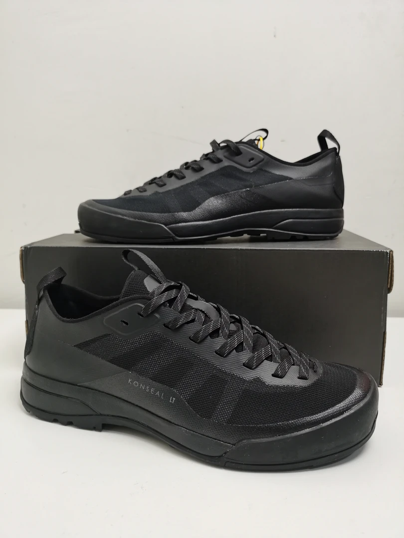 LT户外男款春夏款透气低帮黑色休闲舒适轻便耐磨通勤徒步百搭鞋