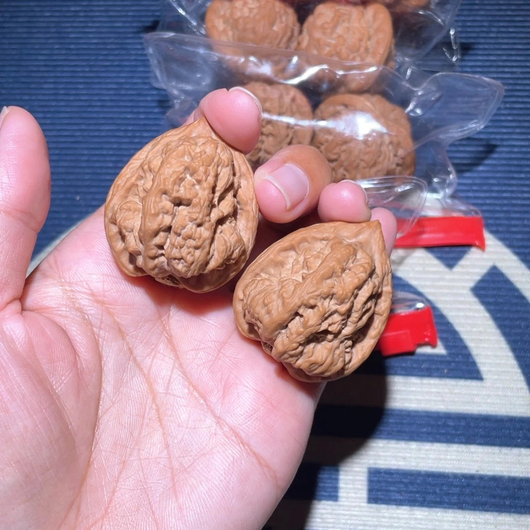 文玩核桃把件原生树鸭嘴蟾王35