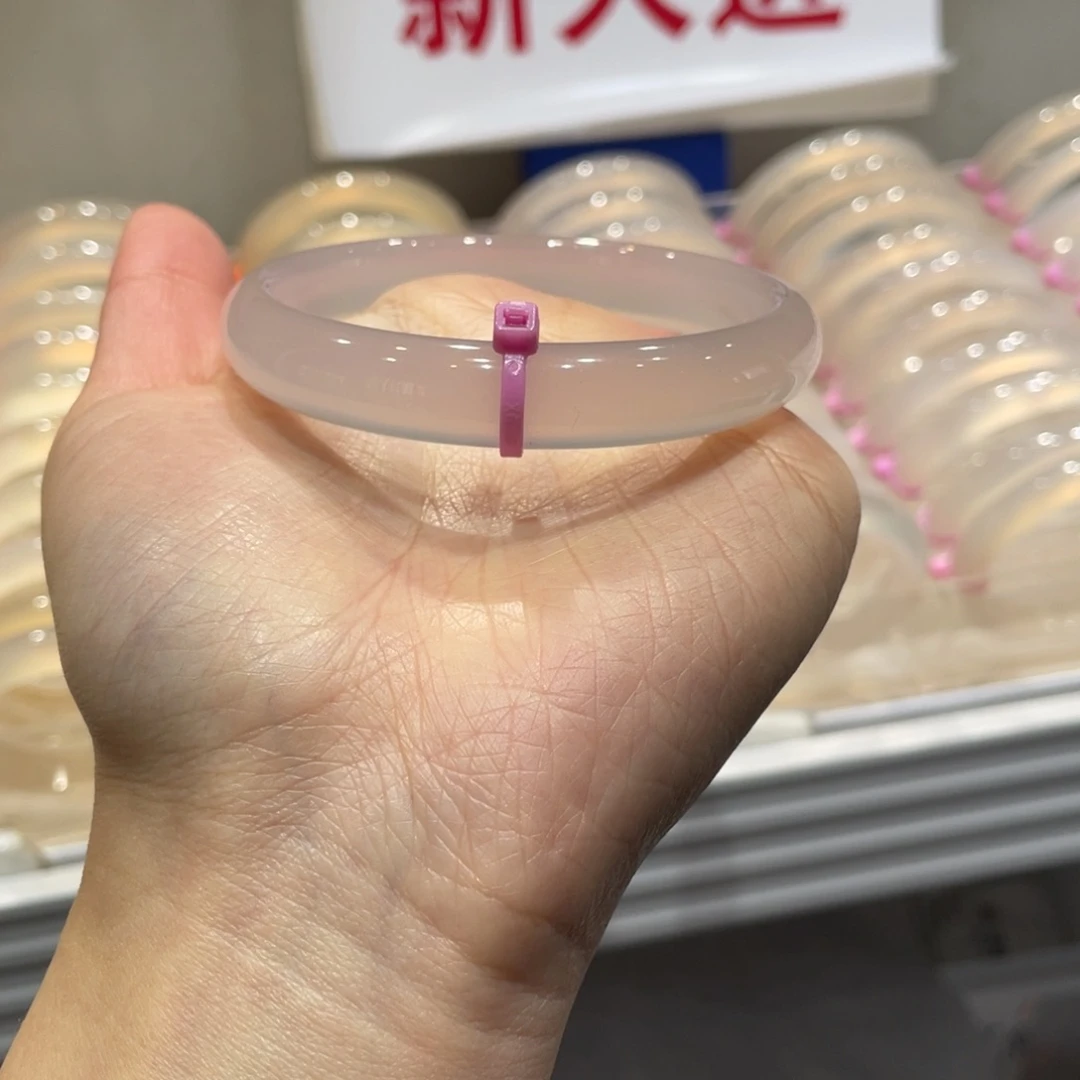 婷***宝玛瑙/玉髓未镶嵌手镯@定向荔枝冻@【60】