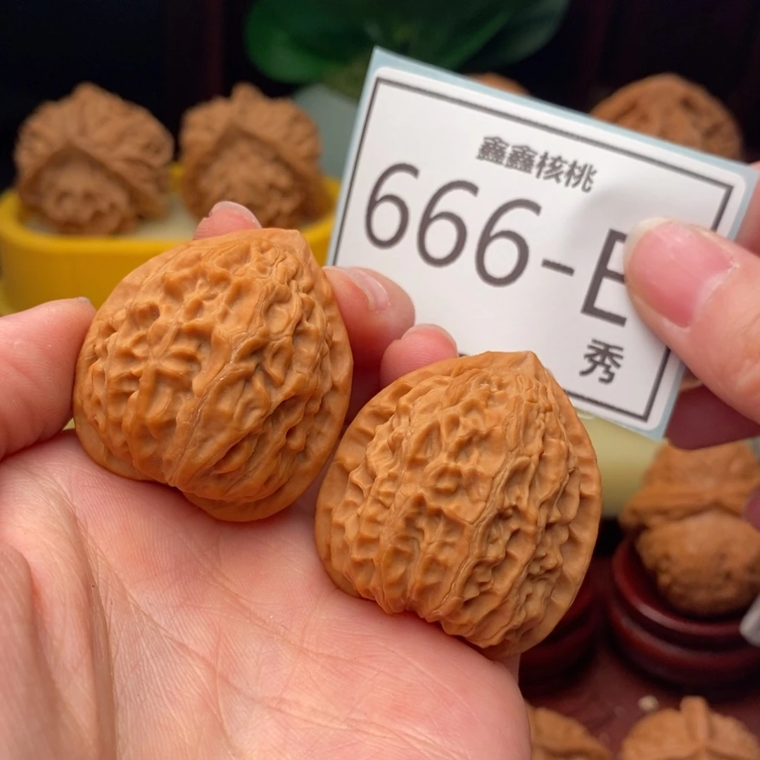 文玩核桃把件金牛34