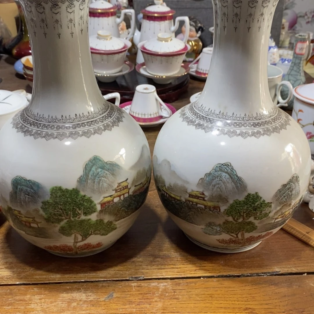 瓷片推**来手绘山水花瓶一对