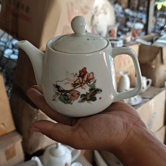 库存微瑕三打白骨精单孔小壶
