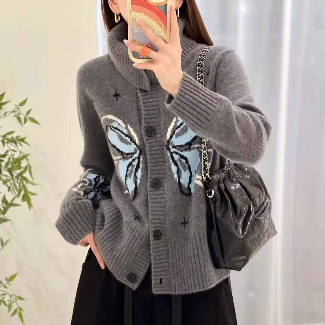 瑞丽毛衣高端新款山羊绒高定蝴蝶提花针织开衫女翻领宽松毛衣外套