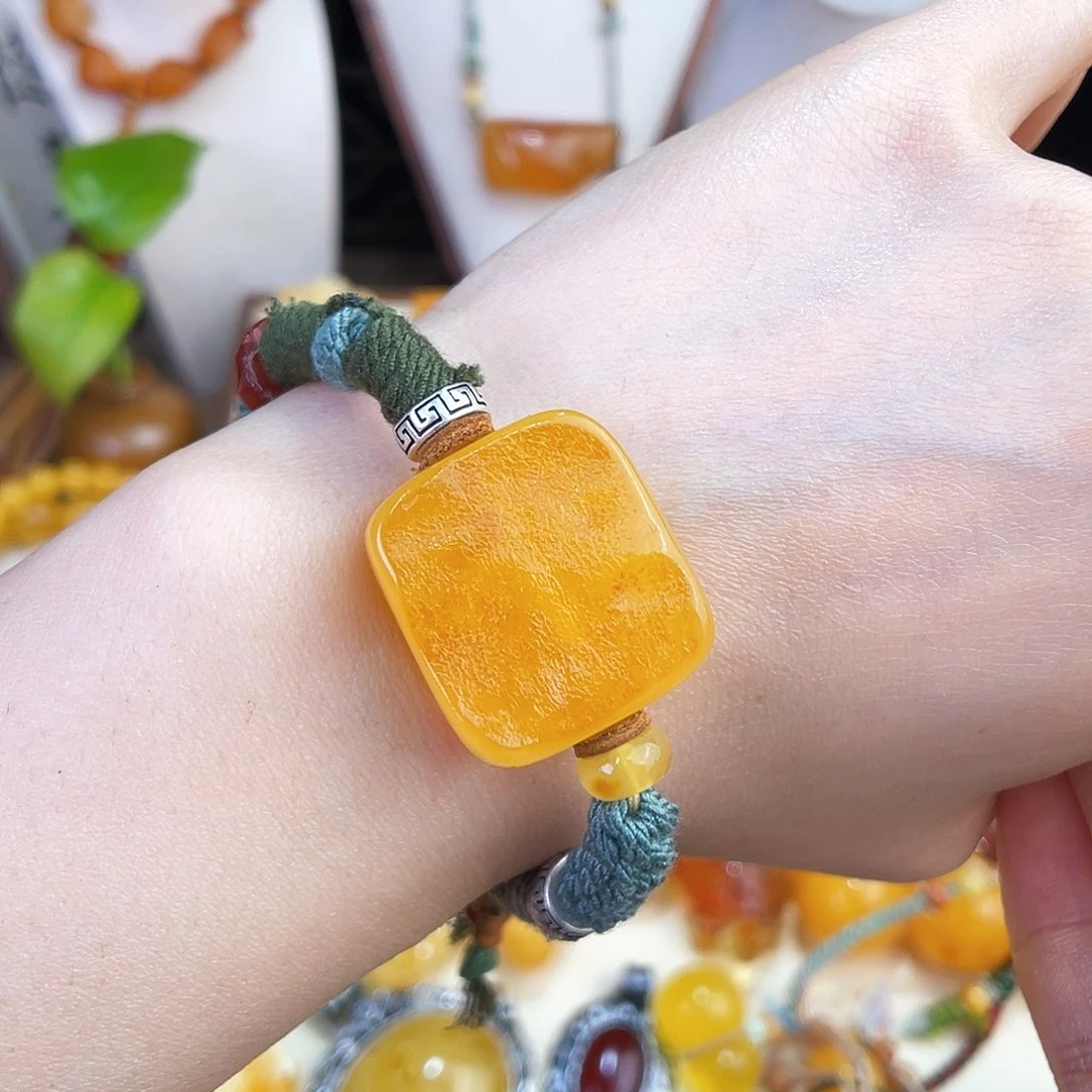 未镶嵌琥珀珠宝奇石