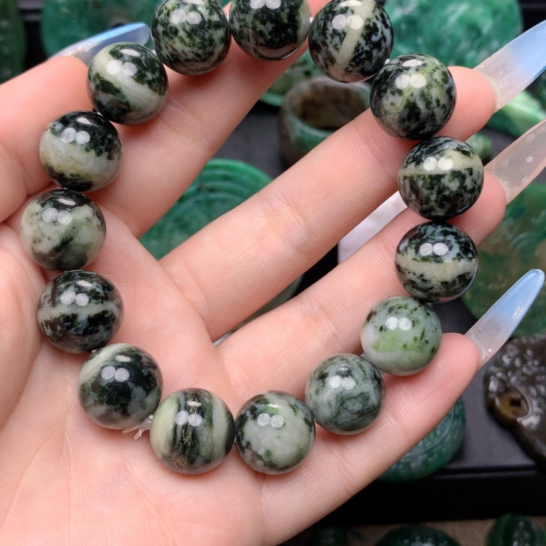 未镶嵌独山玉颈饰