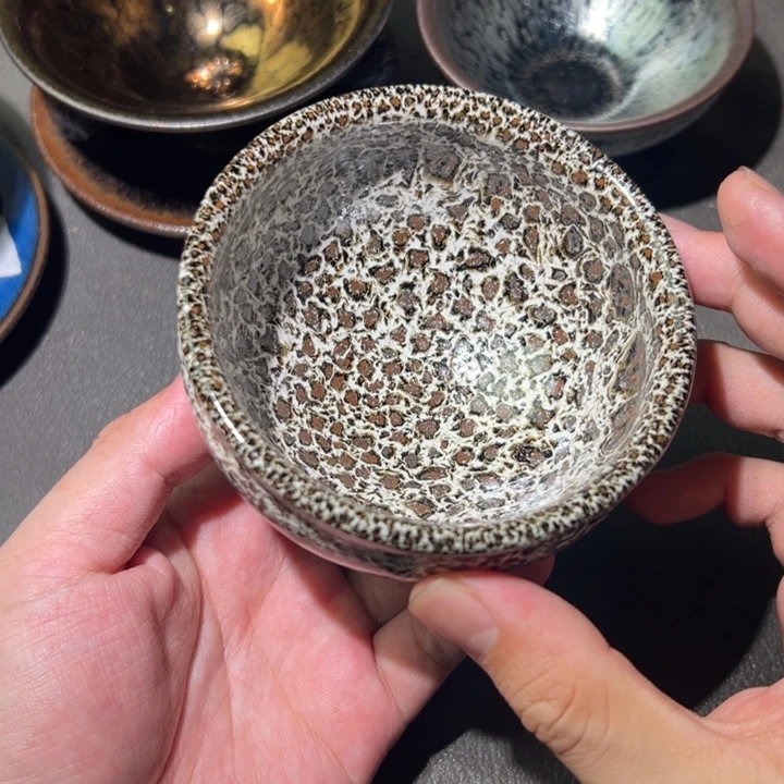 茶盏这个人就是他本人