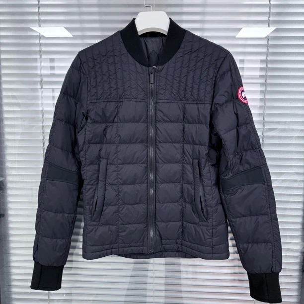 全新未使用 CANADA GOOSE /M码/黑色轻薄羽绒服