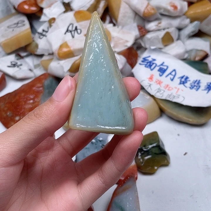 宁***佬翡翠未镶嵌颈饰翡翠