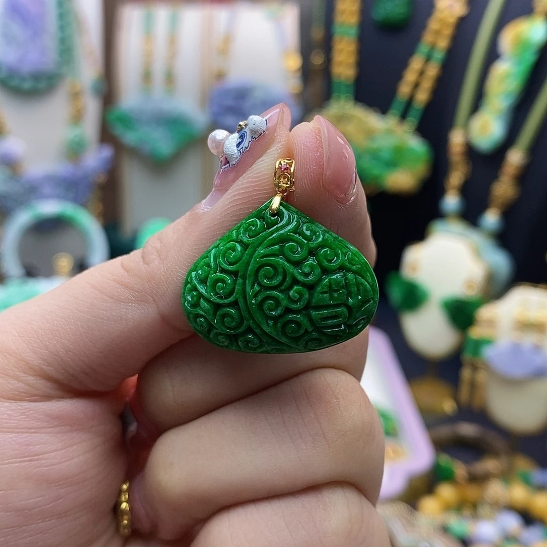 翡翠颈饰18K金镶嵌天然