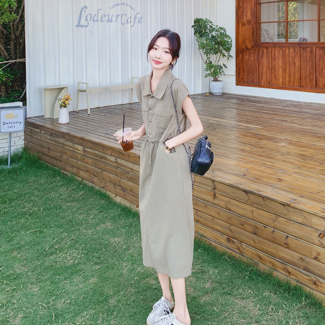 复古卡其色收腰工装连衣裙女2025夏季新款通勤飞飞袖气质休闲裙子