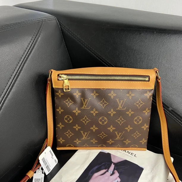 95新 LouisVuitton/路易威登 捐金沉珠/双面老花邮差包