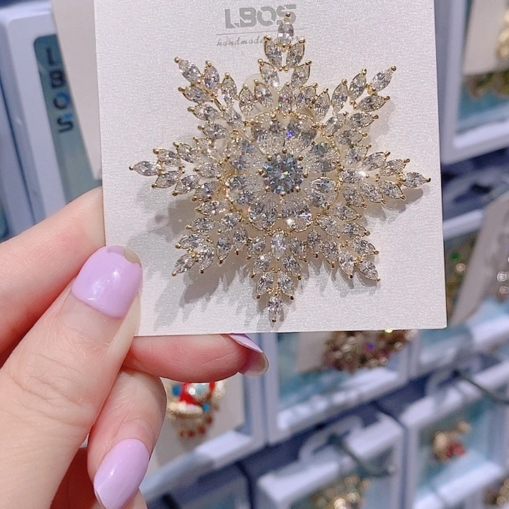 锆石铜合金雪花胸针