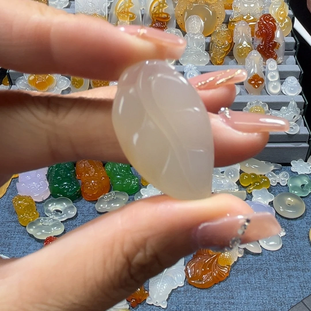玛瑙/玉髓未镶嵌颈饰