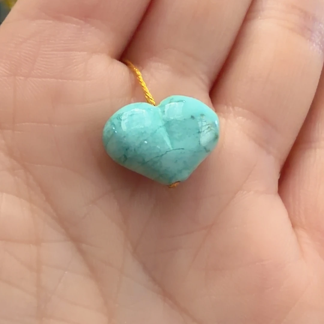 绿松石未镶嵌颈饰