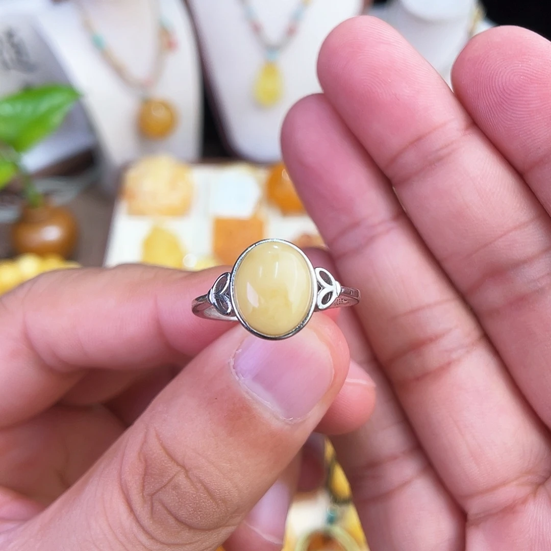 未镶嵌琥珀珠宝奇石