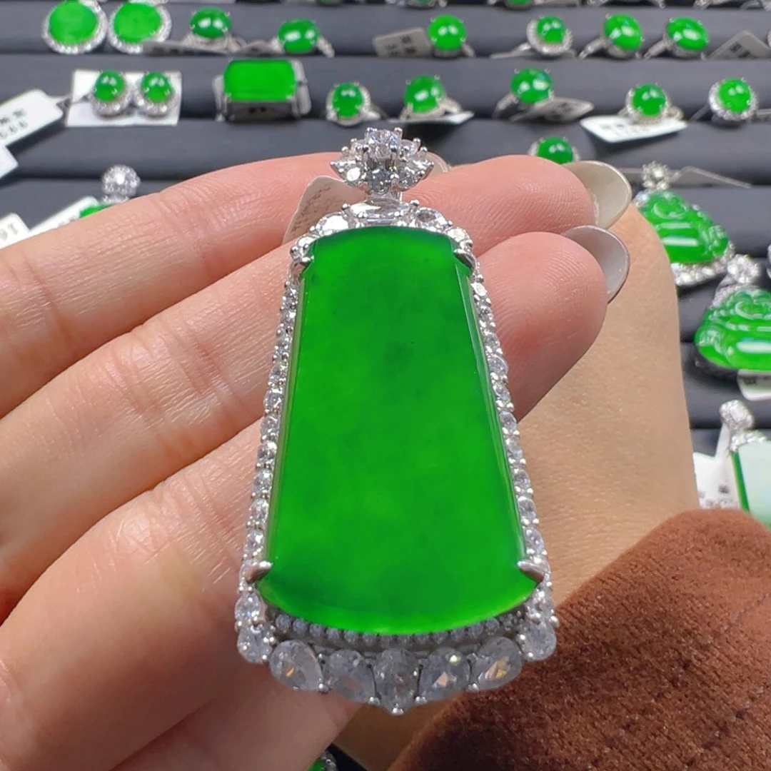 翡翠银S925镶嵌颈饰无事牌