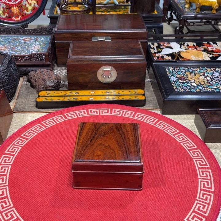 紫檀木类成套家具