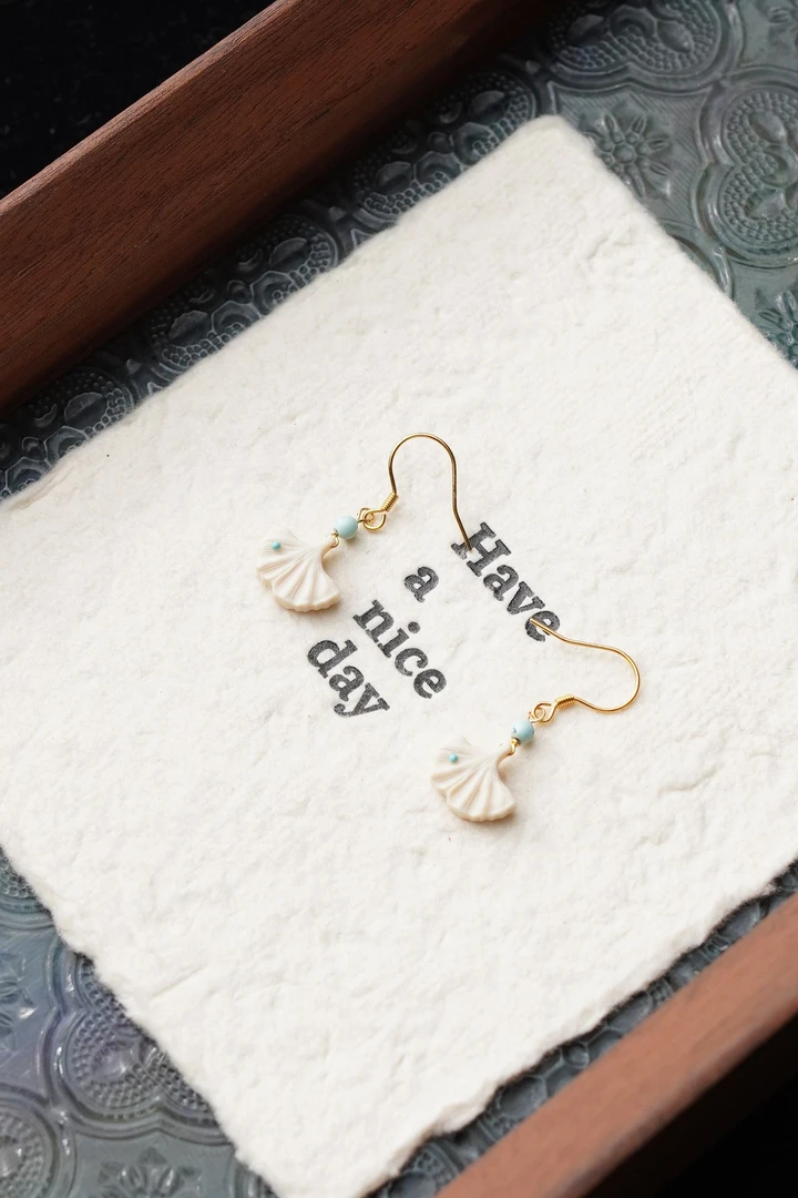 天然猛犸牙雕刻银杏叶12*10*3mm耳环