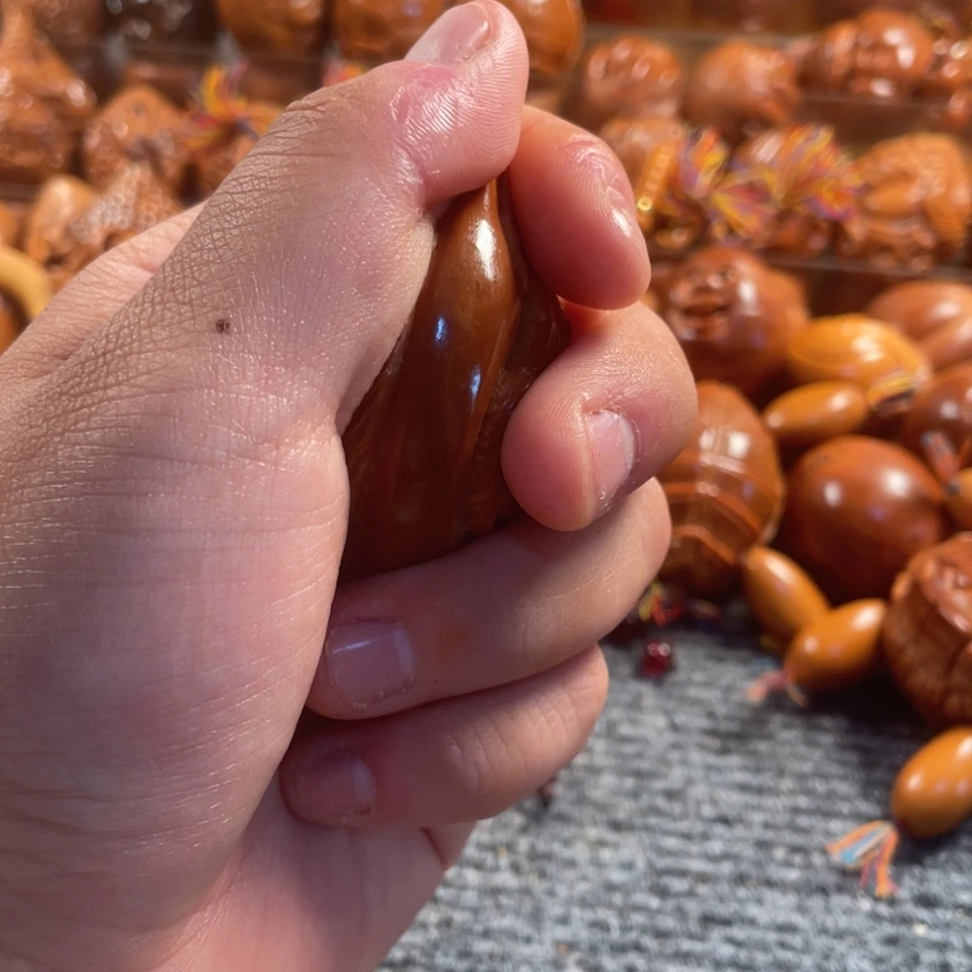 橄榄核吊坠独款三面