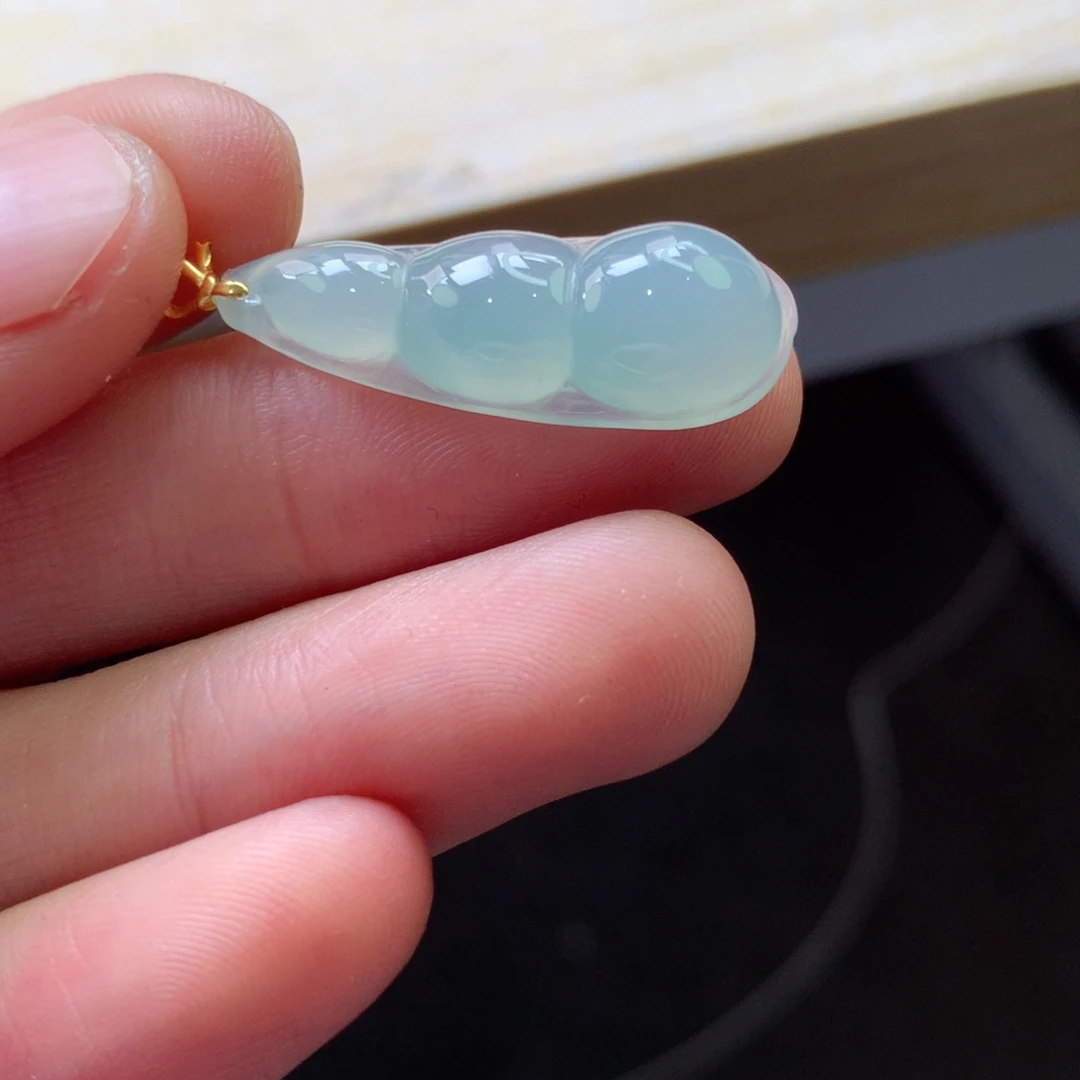 翡翠颈饰18K金镶嵌吊坠