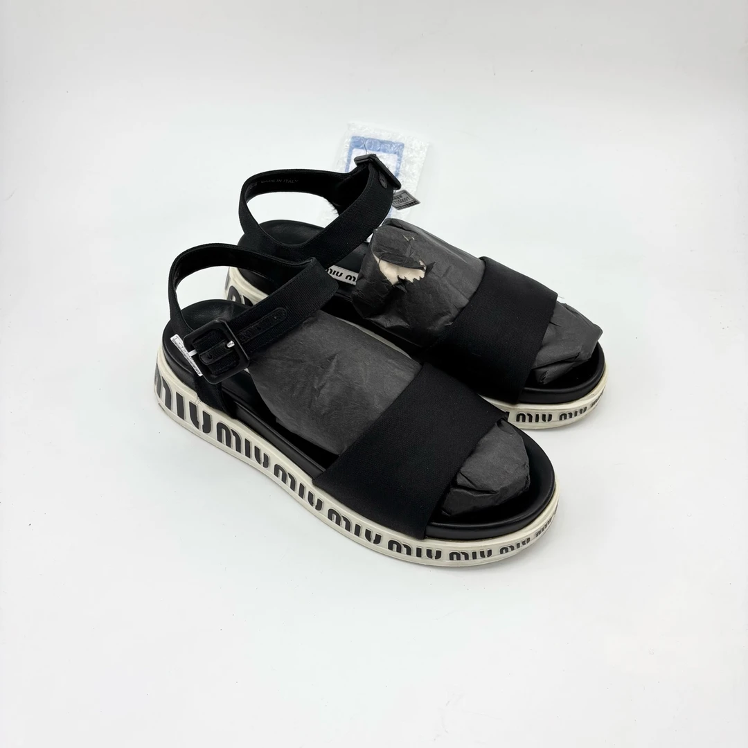 95新 MIU MIU/缪缪 36.5码时尚黑色经典厚底女士凉鞋/TT250091