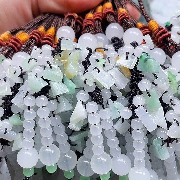 丫***丫未镶嵌手链翡翠翡翠