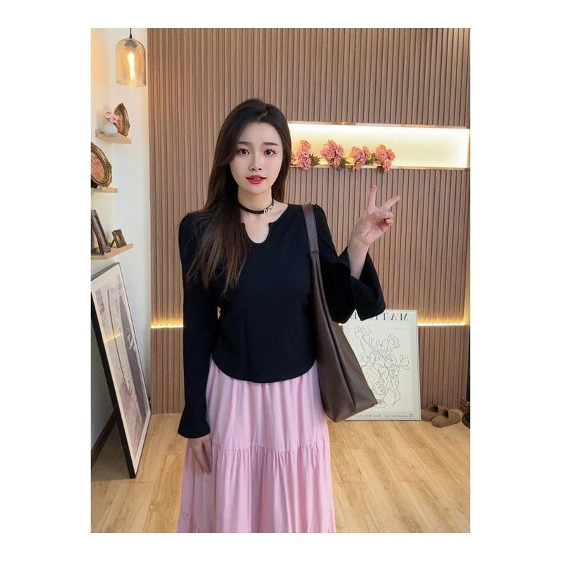 【仅上衣】花老爷设计感小v领时尚显瘦上衣HLY3184