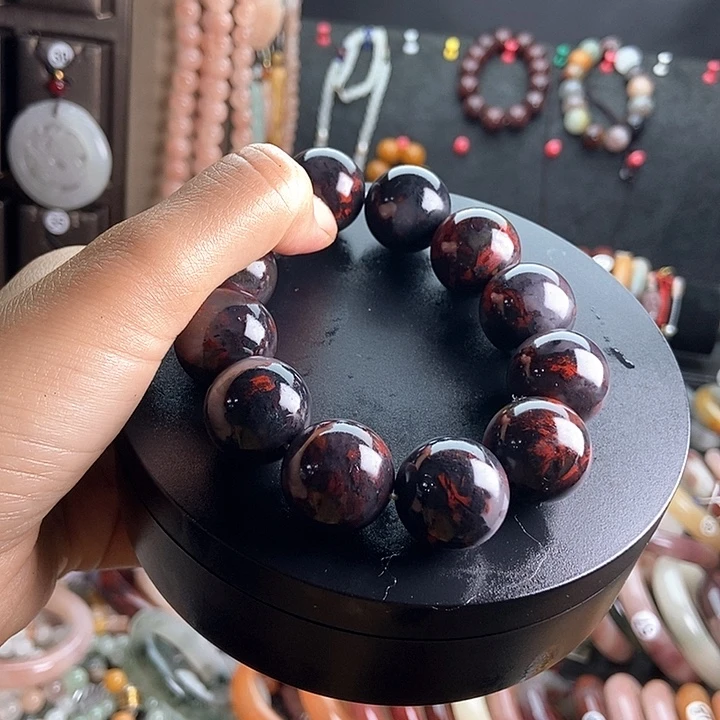 依***然石英质玉未镶嵌手链