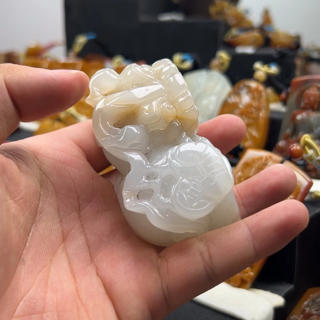 石英质玉（黄龙玉）未镶嵌多选发其一